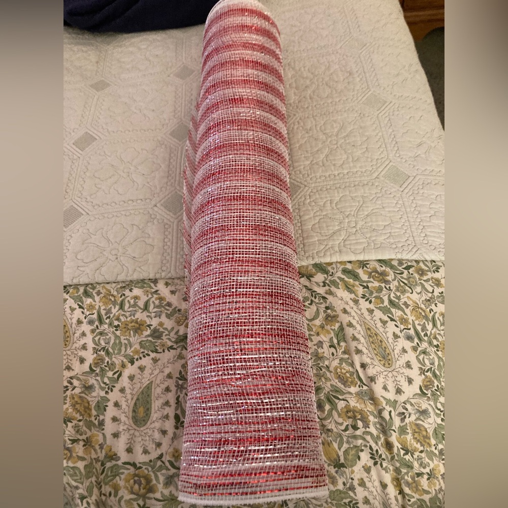 NEW RED WHITE & SILVER STRIPE DECORATIVE MESH  21” X 30’ BOWS